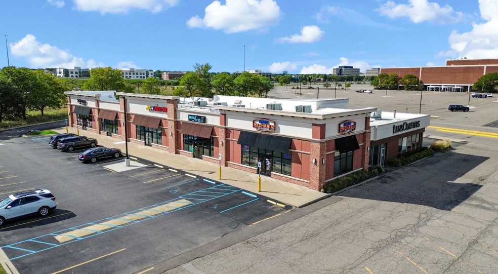 506 W 14 Mile Rd, Troy, MI for lease - Primary Photo - Image 1 of 7