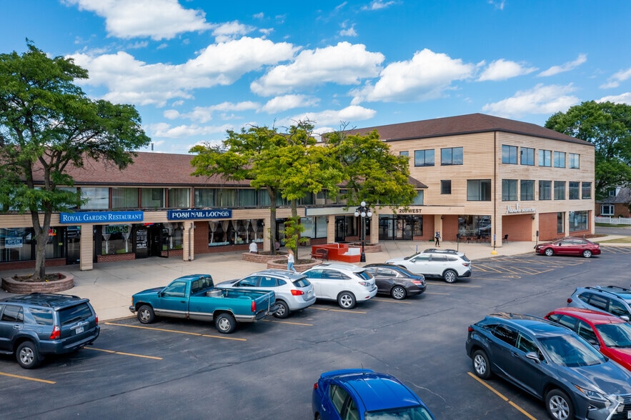 200 W Silver Spring Dr, Milwaukee, WI for sale - Primary Photo - Image 1 of 1