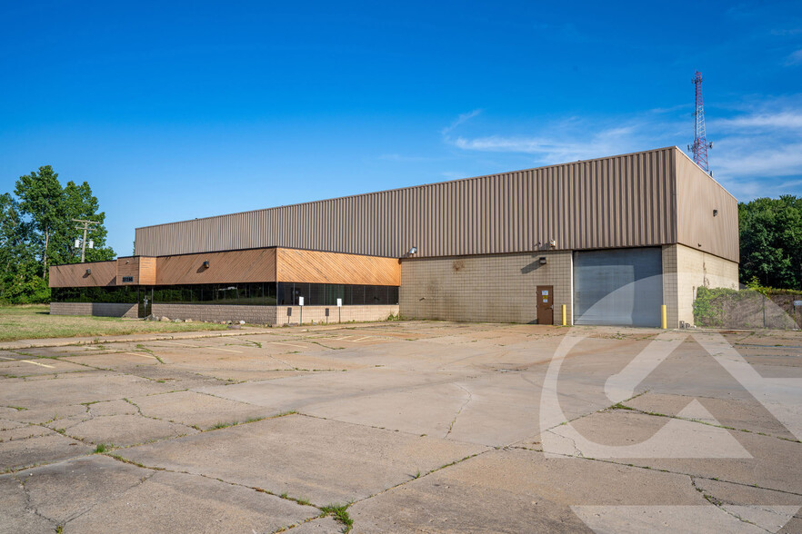 37230 26 Mile Rd, New Baltimore, MI for lease - Building Photo - Image 1 of 3