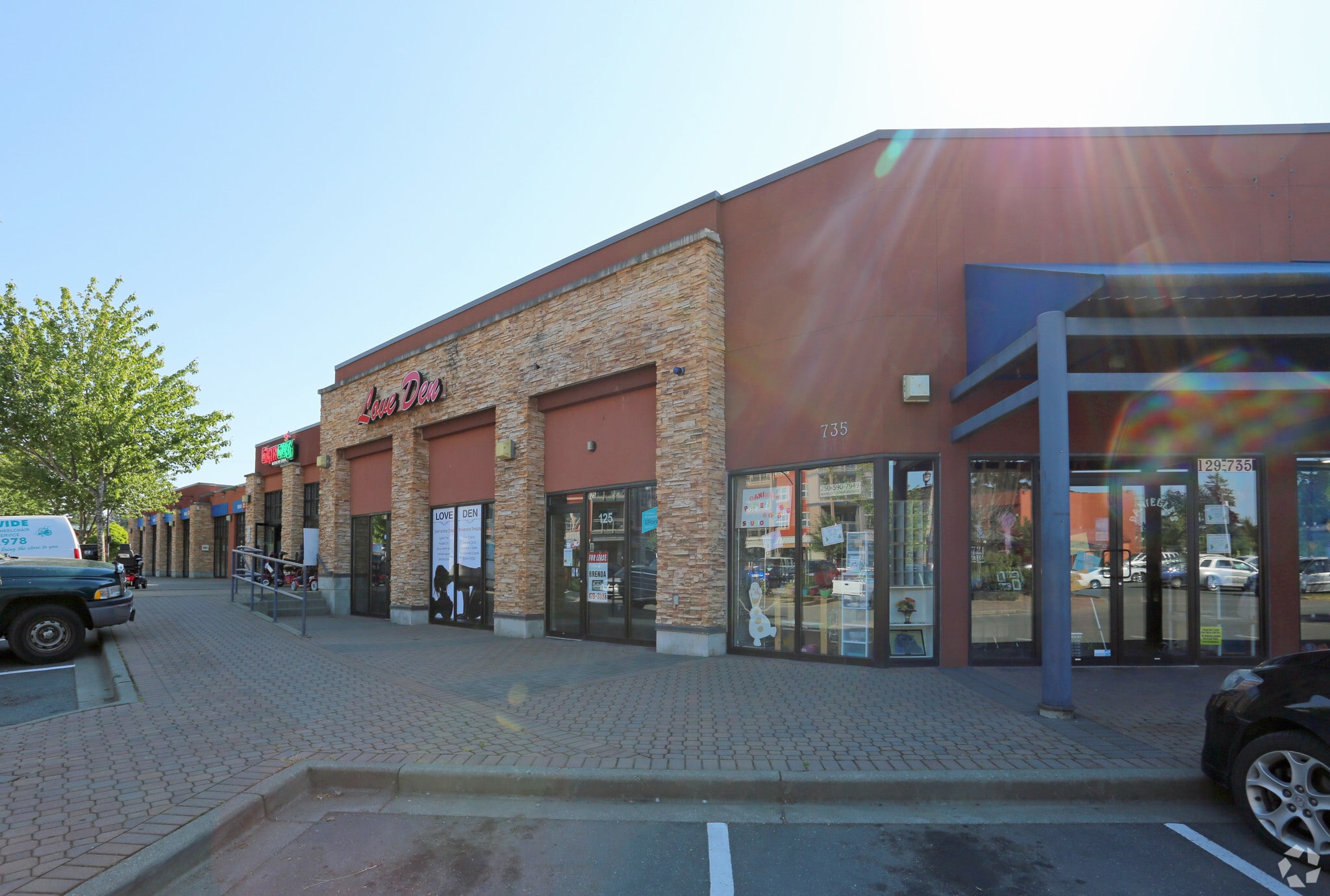 735 Goldstream Ave, Langford, BC for sale Primary Photo- Image 1 of 1