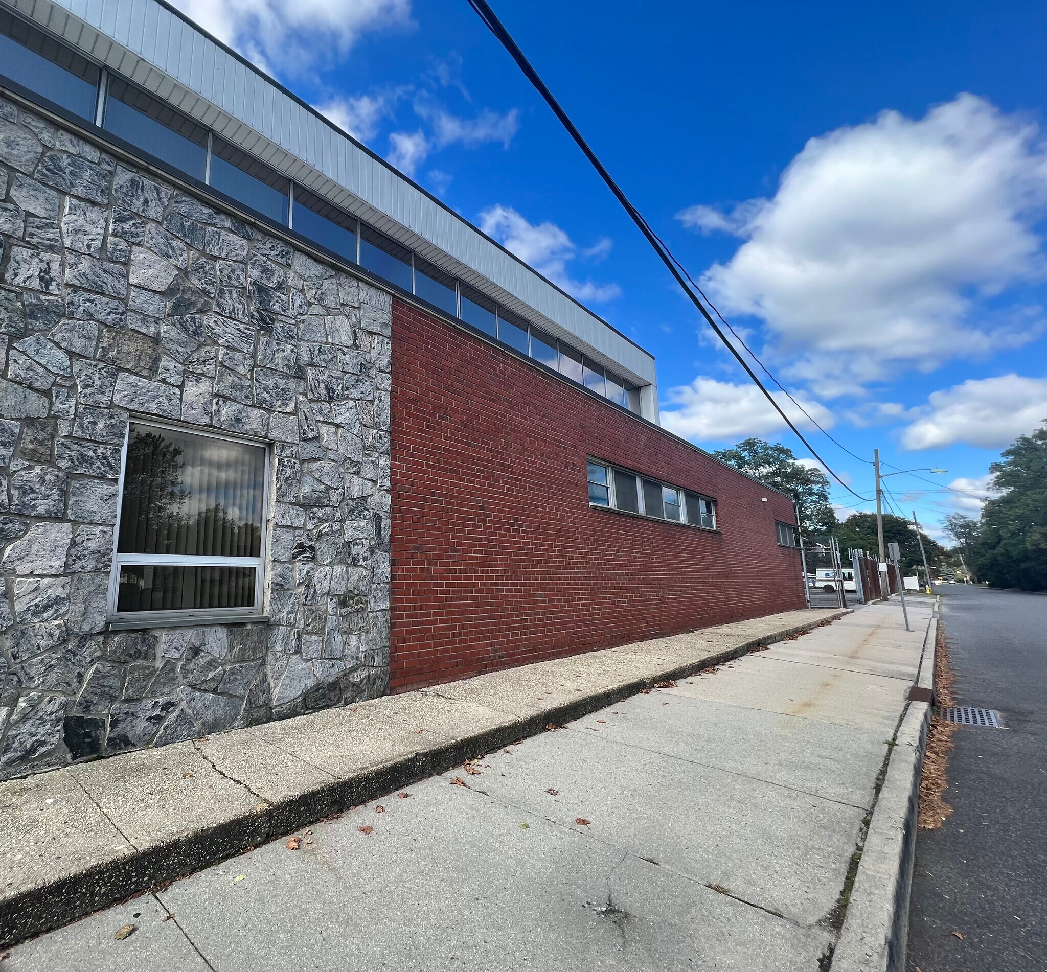 309 Main St, Islip, NY 11751 United States Postal Service