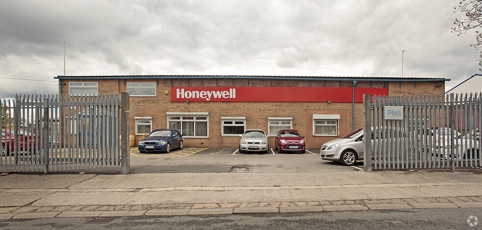 Haydock Ln, Warrington for sale - Primary Photo - Image 1 of 3