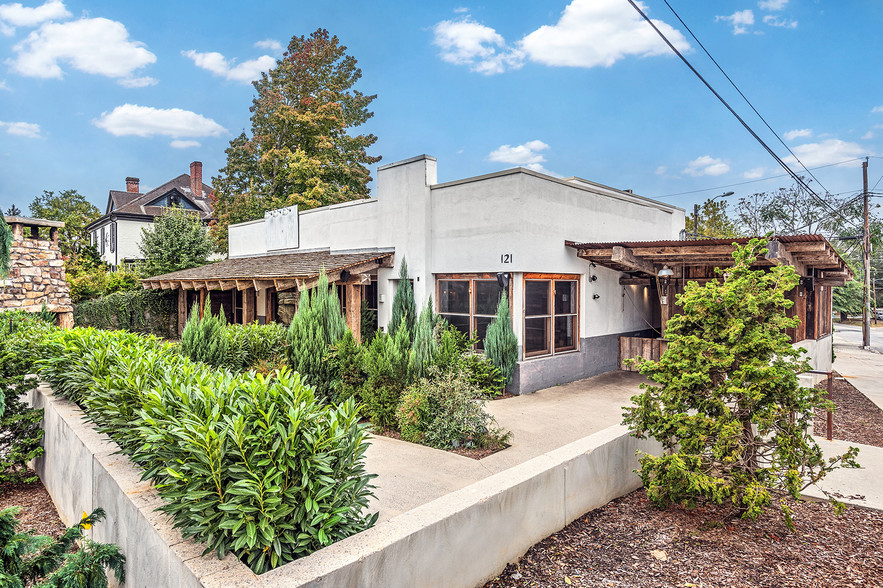 121 Biltmore Ave, Asheville, NC for sale - Primary Photo - Image 1 of 1