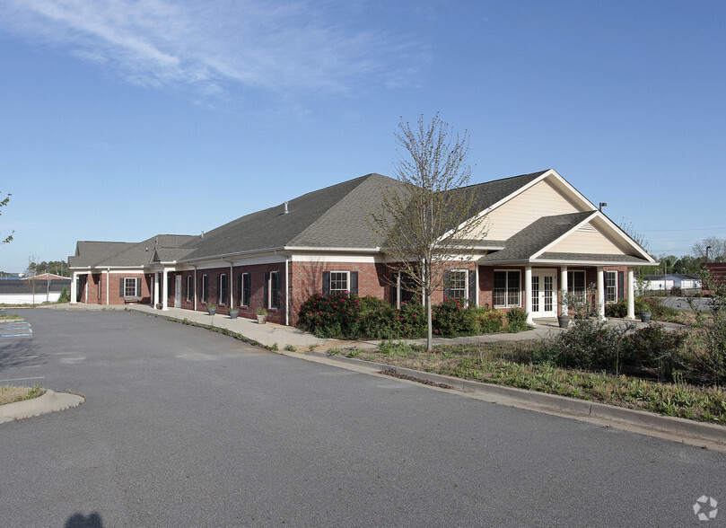 9 Medical Dr NE, Cartersville, GA for lease - Primary Photo - Image 1 of 2