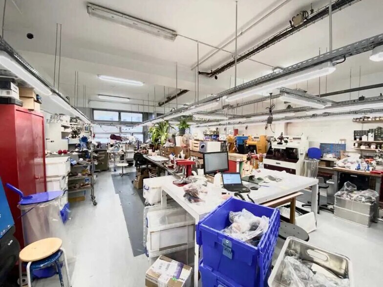 Office in Paris for lease - Interior Photo - Image 1 of 2