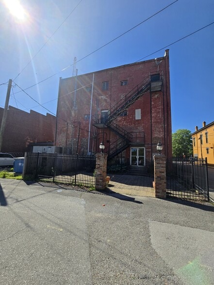 726 Bank St NE, Decatur, AL for lease - Building Photo - Image 3 of 10