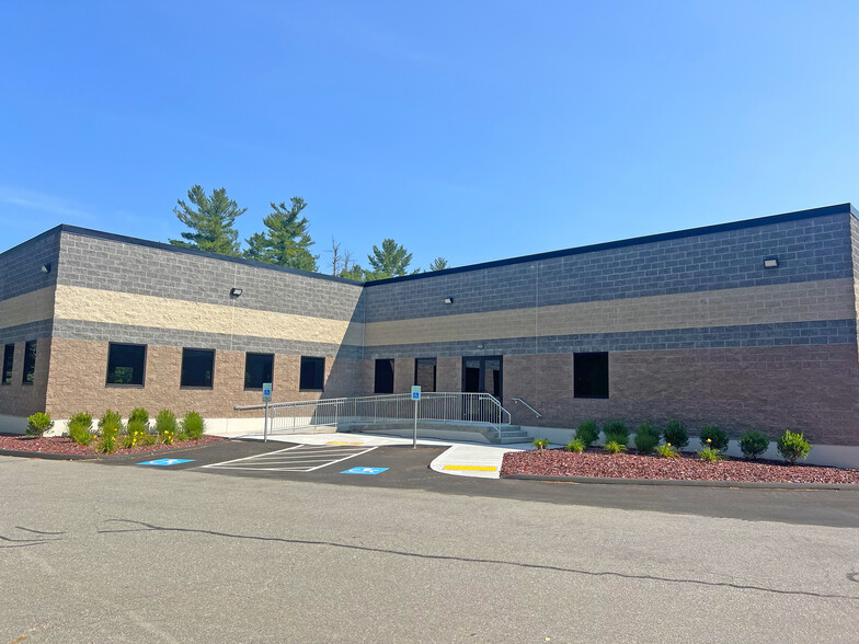 9 Northwestern Dr, Salem, NH for lease - Building Photo - Image 1 of 2