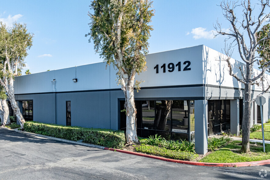 11912 Rivera Rd, Santa Fe Springs, CA for lease - Primary Photo - Image 1 of 8