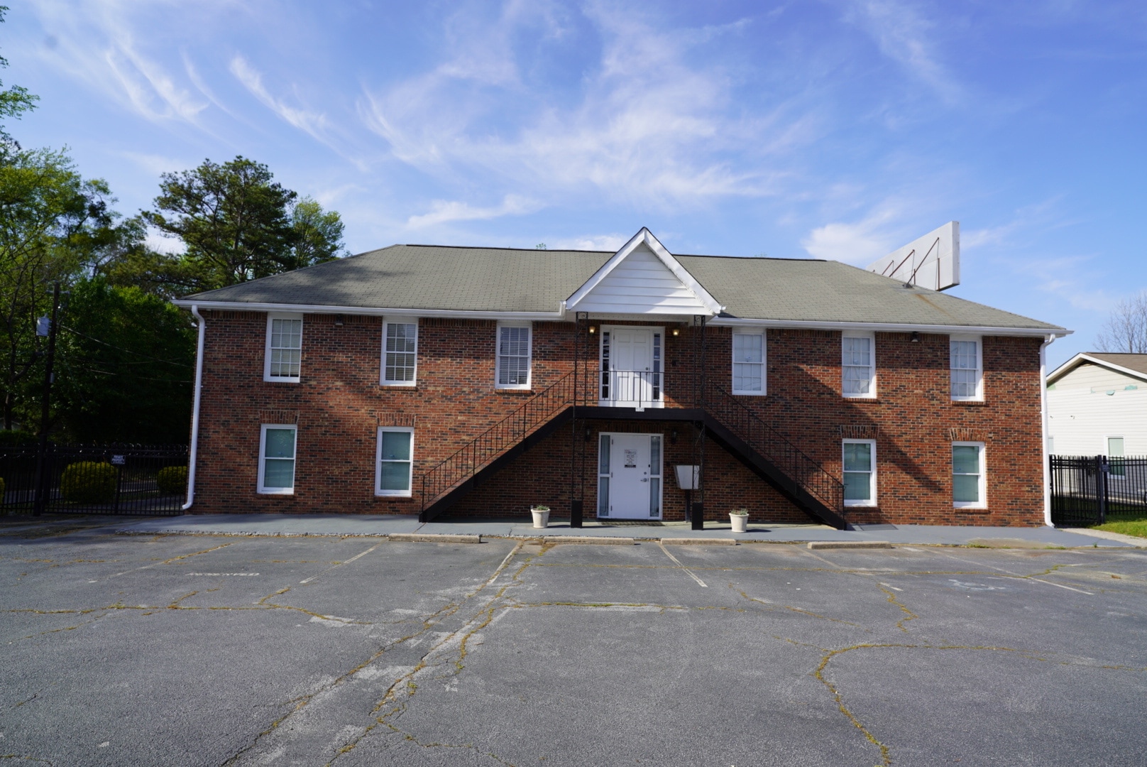 Parkwood Properties portfolio of 2 properties for sale on LoopNet.com Building Photo- Image 1 of 31