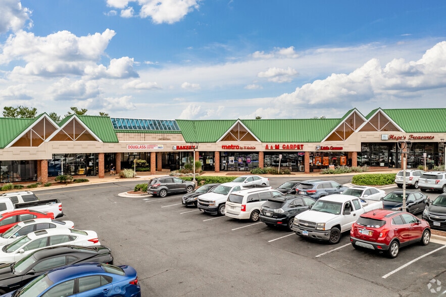 701-707 E Market St, Leesburg, VA for lease - Building Photo - Image 3 of 4