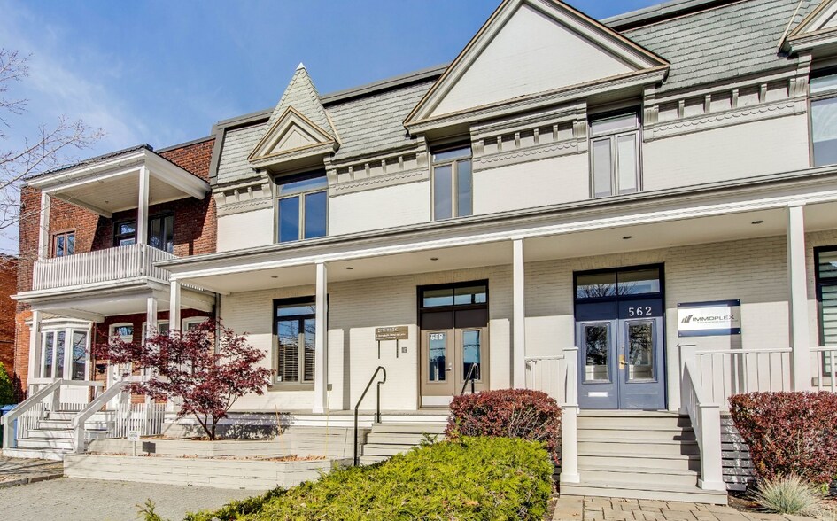 558 Av Notre-Dame, Saint-lambert, QC for sale - Primary Photo - Image 1 of 1