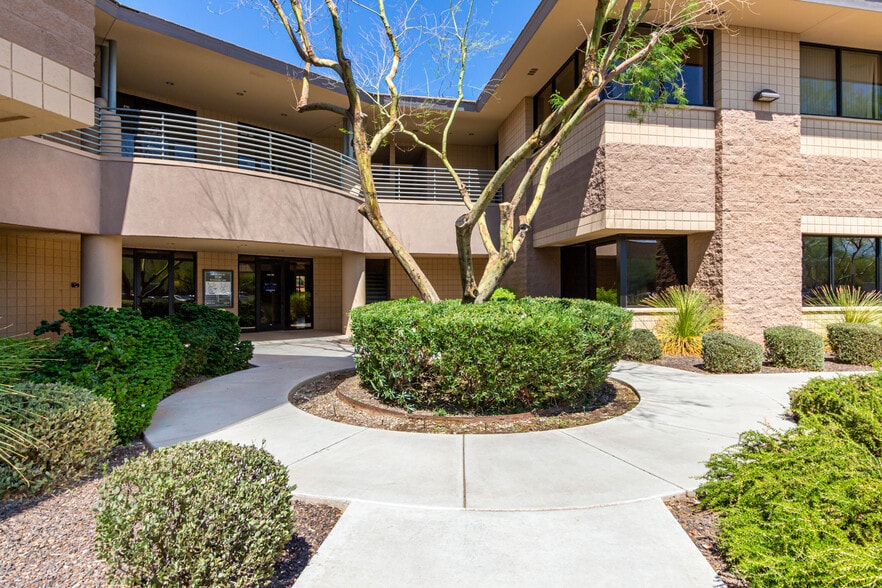 1838 W Parkside Ln, Phoenix, AZ for lease - Building Photo - Image 2 of 14