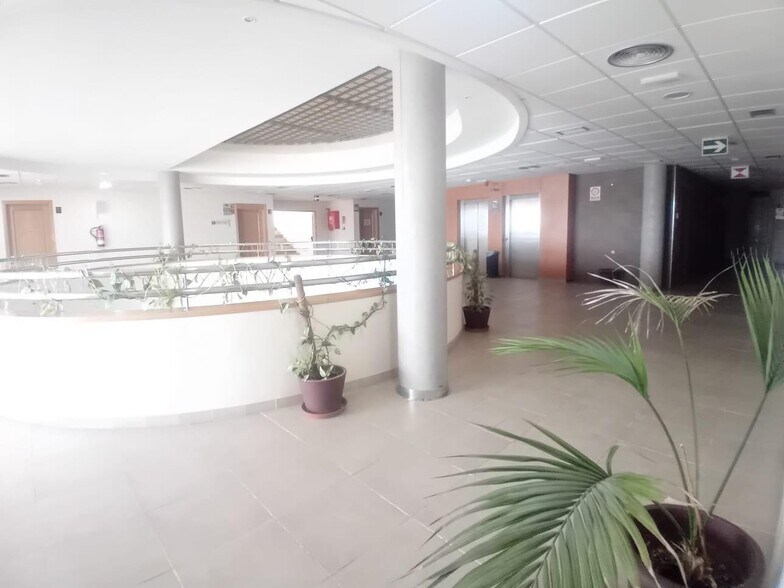 Office in El Ejido, Almería for lease - Building Photo - Image 2 of 6