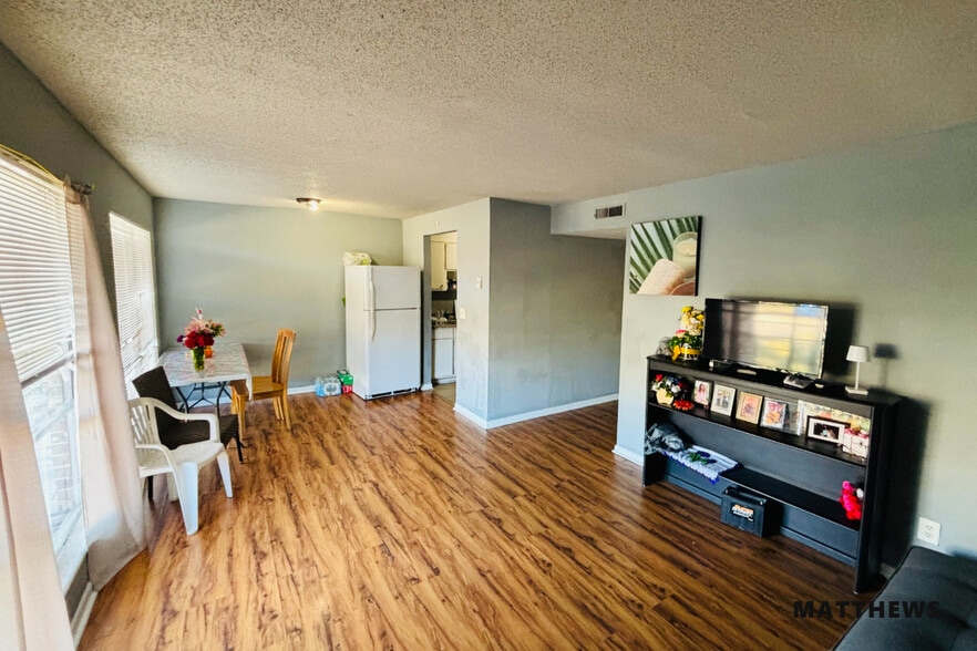 7720-7730 Madrid Ave, Birmingham, AL for sale - Interior Photo - Image 2 of 2