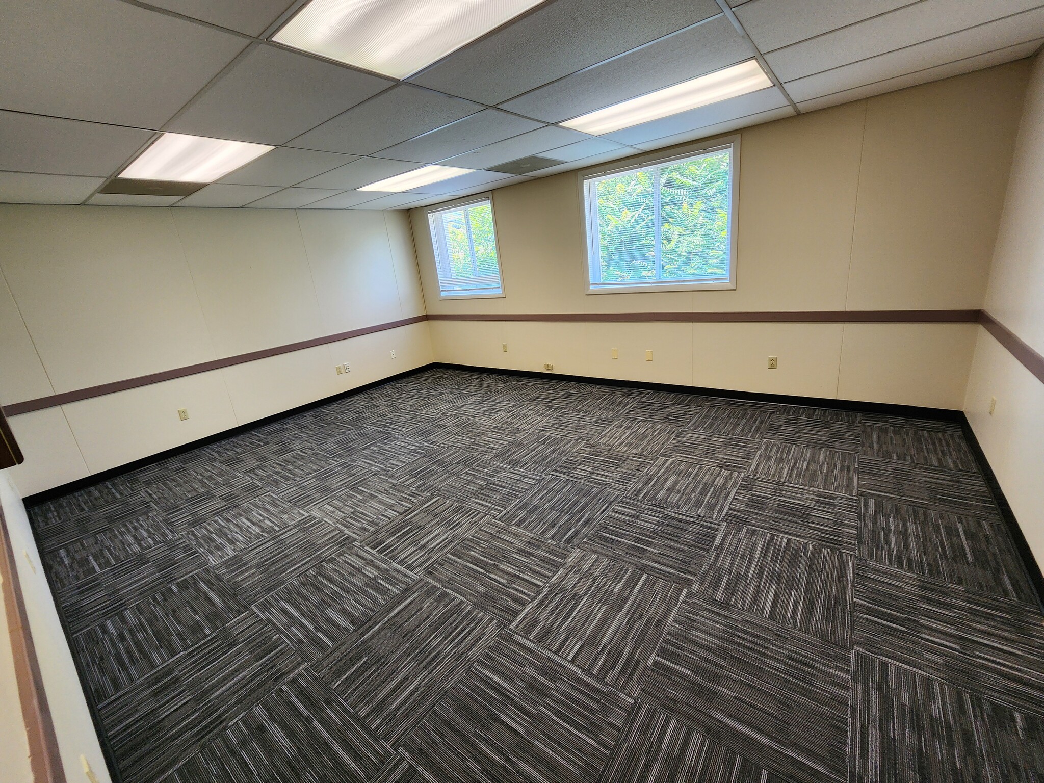 100-600 Aaron Ct, Kingston, NY for lease Interior Photo- Image 1 of 1