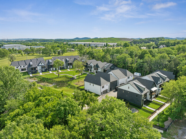 16 Homes Available for Purchase portfolio of 16 properties for sale on LoopNet.com - Aerial - Image 1 of 13