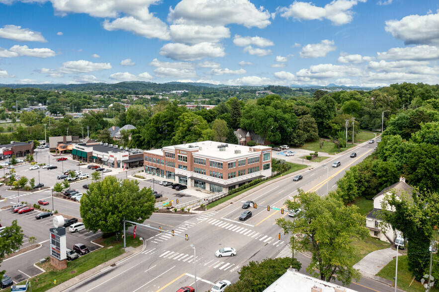 4315 Kingston Pike, Knoxville, TN for lease - Aerial - Image 3 of 5