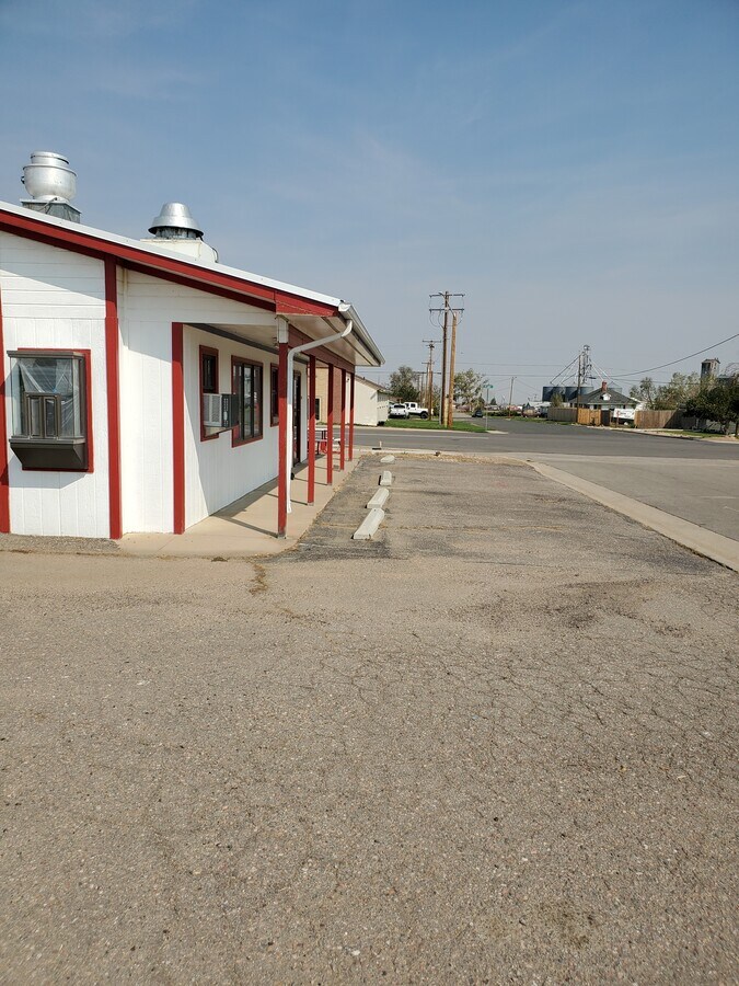 105 N Market St, Keenesburg, CO 80643