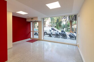 Retail in Esplugues de Llobregat, Barcelona for lease Interior Photo- Image 2 of 14