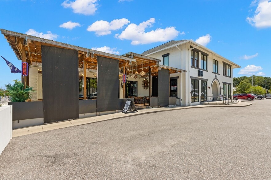 327 11th Ave N, Saint Petersburg, FL for lease - Building Photo - Image 2 of 25