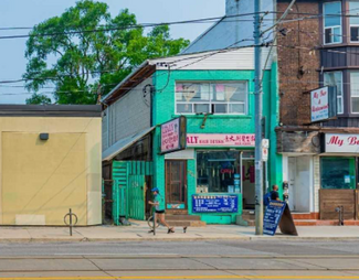 More details for 934 Gerrard St E, Toronto, ON - Retail for Sale