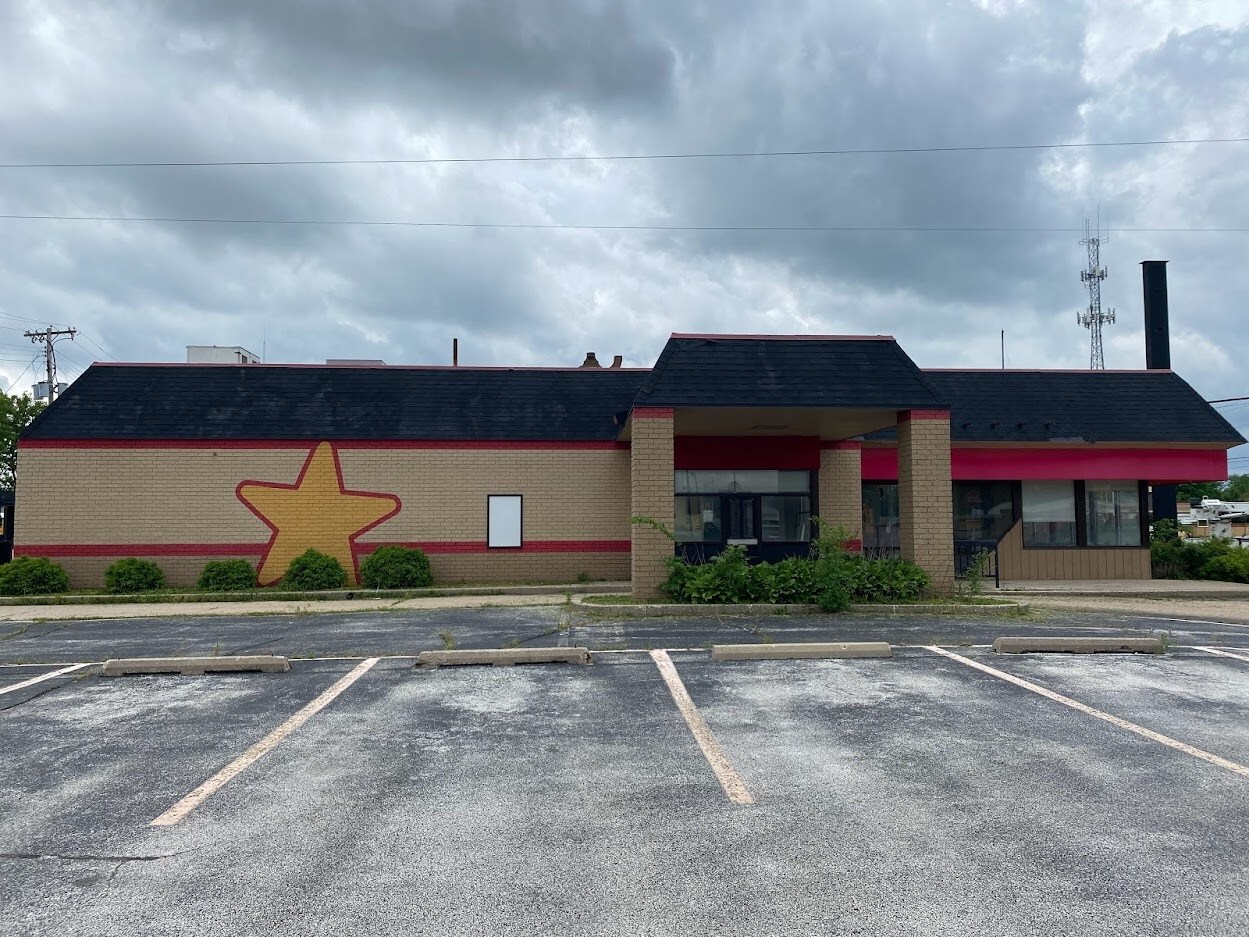 1015 W Jackson St, Macomb, IL for sale Building Photo- Image 1 of 1