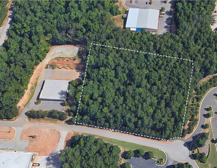 140 Tradition Trl, Holly Springs, NC for sale - Building Photo - Image 1 of 2