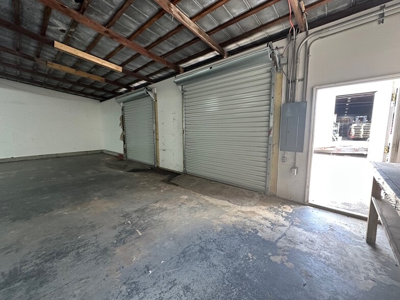 614-618 Grand Central St, Clearwater, FL for lease - Building Photo - Image 2 of 14