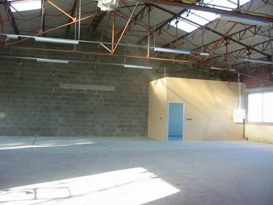 Flex in La Souterraine for lease Interior Photo- Image 1 of 2