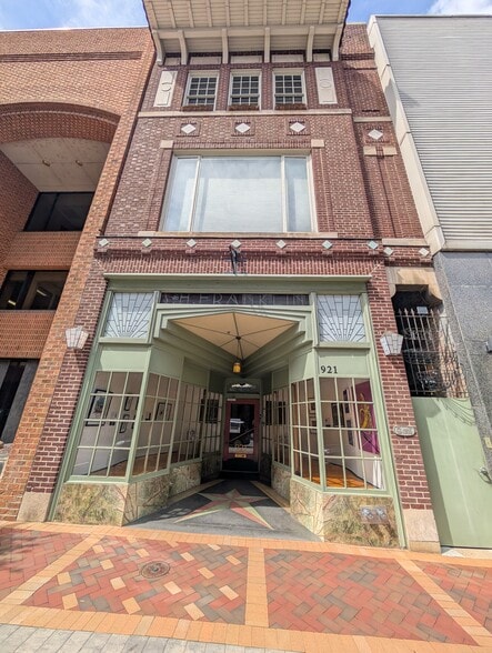 921 Main St, Lynchburg, VA for lease - Building Photo - Image 1 of 20