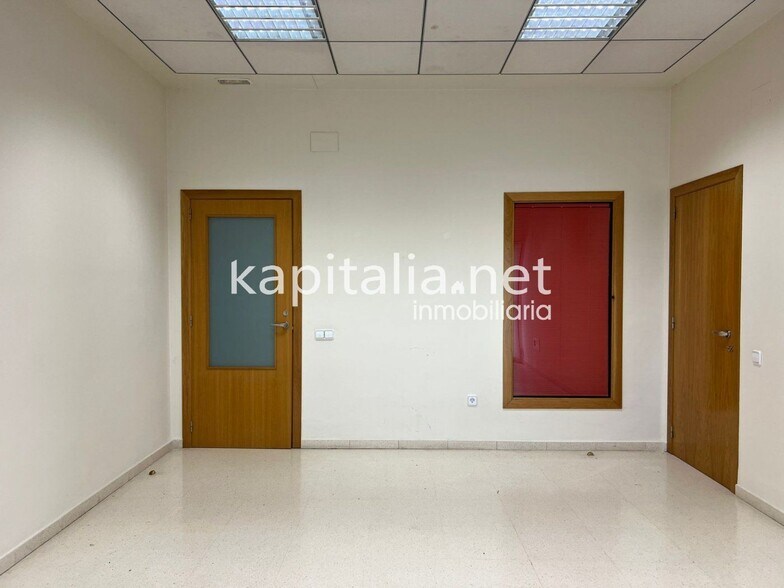 Office in Valencia de Alcántara, Cáceres for lease - Building Photo - Image 3 of 5