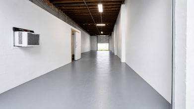 704-718 NW 6th Ave, Fort Lauderdale, FL for lease Interior Photo- Image 2 of 4