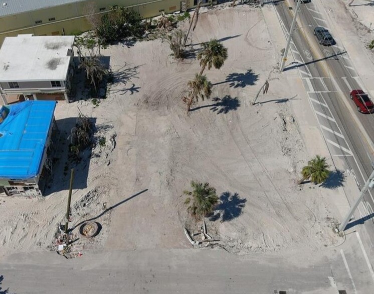 2330 Estero Blvd, Fort Myers Beach, FL for sale - Building Photo - Image 1 of 1