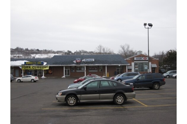731-735 Center St, Lewiston, NY for lease - Building Photo - Image 2 of 6