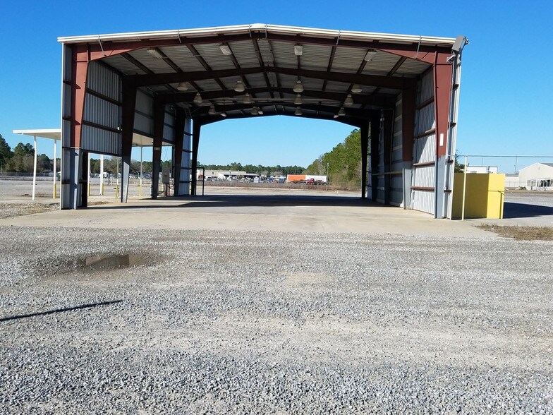 7001 Bayou Dr, Panama City, FL 32404