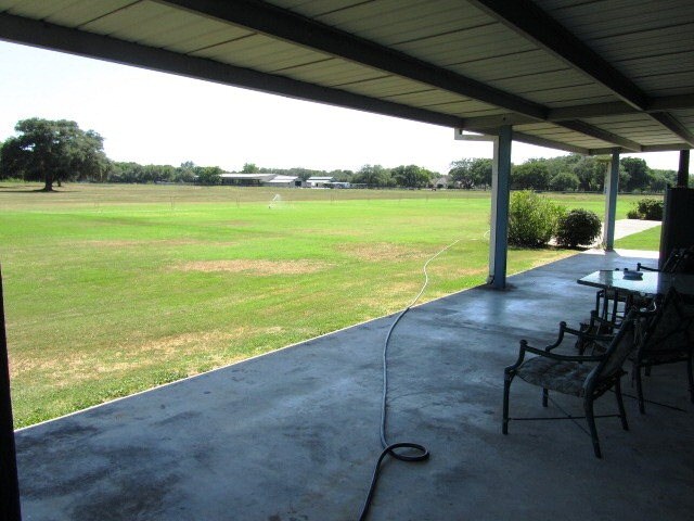 2016 County Rd 220, Angleton, TX for sale - Primary Photo - Image 1 of 1