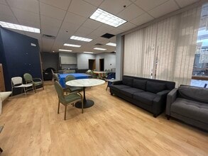 401-499 Lake Cook Rd, Deerfield, IL for lease Interior Photo- Image 2 of 4