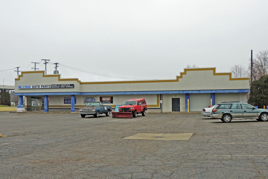 44800 Van Dyke Ave, Utica, MI 48317