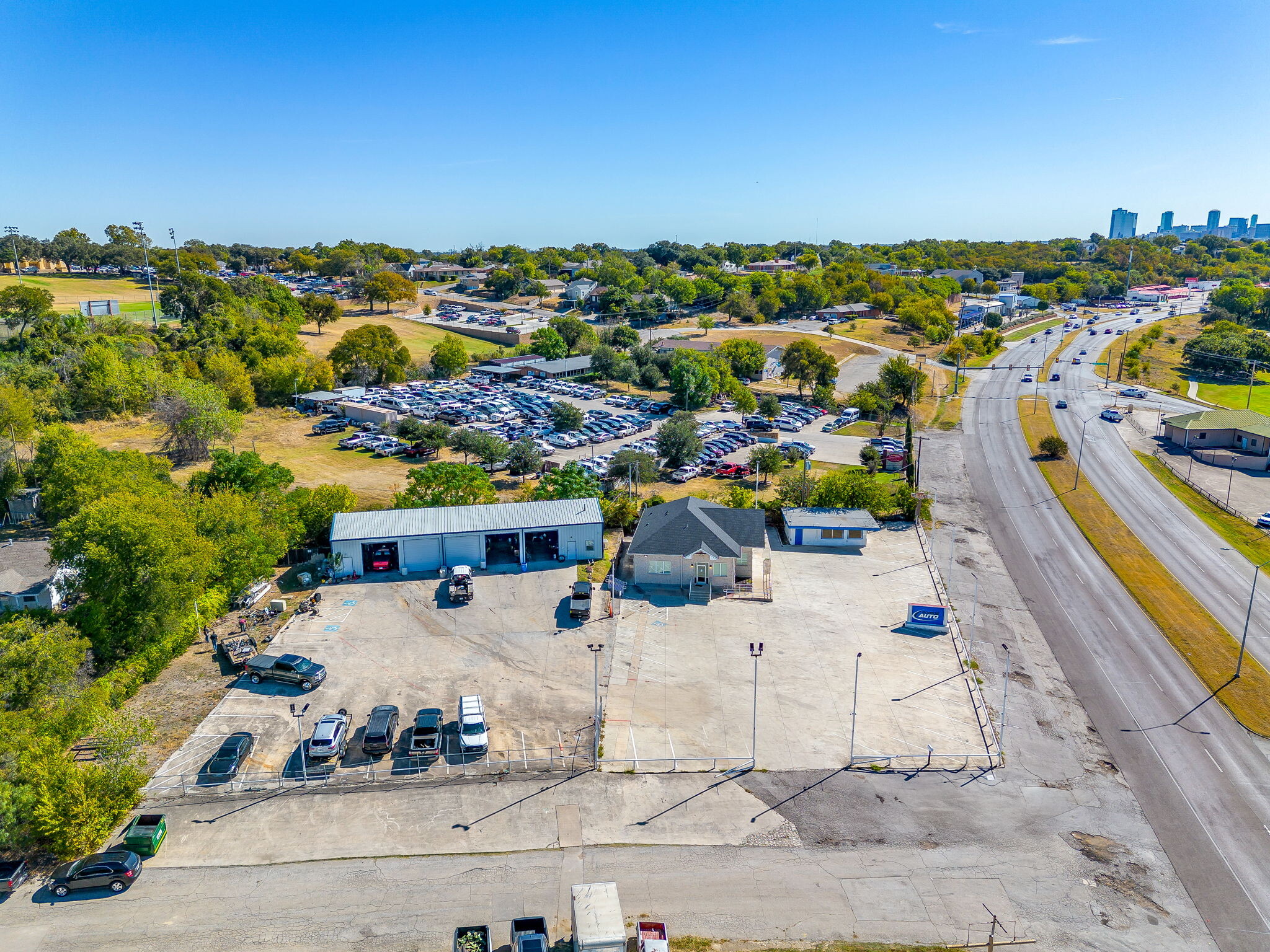 2104 Jacksboro Hwy, Fort Worth, TX for lease Interior Photo- Image 1 of 25