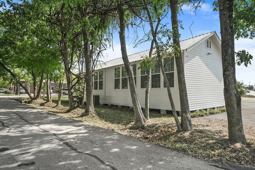 21012 Eva St, Montgomery, TX for sale - Building Photo - Image 2 of 28