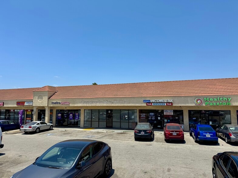 2631-2675 E Vineyard Ave, Oxnard, CA for lease - Building Photo - Image 2 of 10