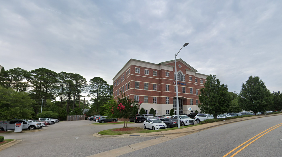 639 Executive Pl, Fayetteville, NC for lease - Building Photo - Image 2 of 17