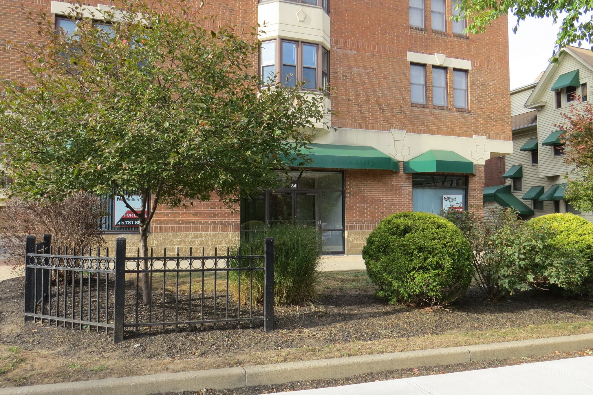 34 Sumner Ave, Springfield, MA 01108 Office/Retail Space on First