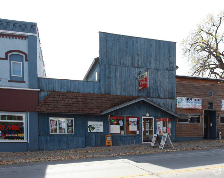 321 W Main St, Ellsworth, WI for sale - Primary Photo - Image 1 of 1