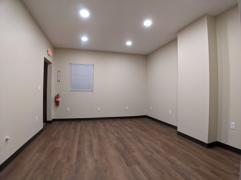 357 Union Ave, Framingham, MA for lease - Building Photo - Image 2 of 7