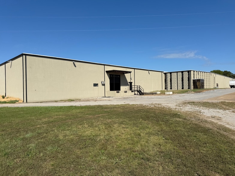 400 Rivers Rd, Centerville, TN for lease - Building Photo - Image 1 of 5
