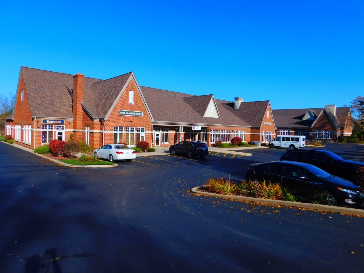 14722 S Naperville Rd, Plainfield, IL 60544