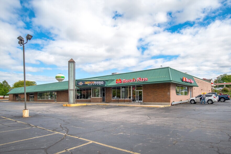 2265-2271 True Ln, Green Bay, WI for lease - Building Photo - Image 1 of 6