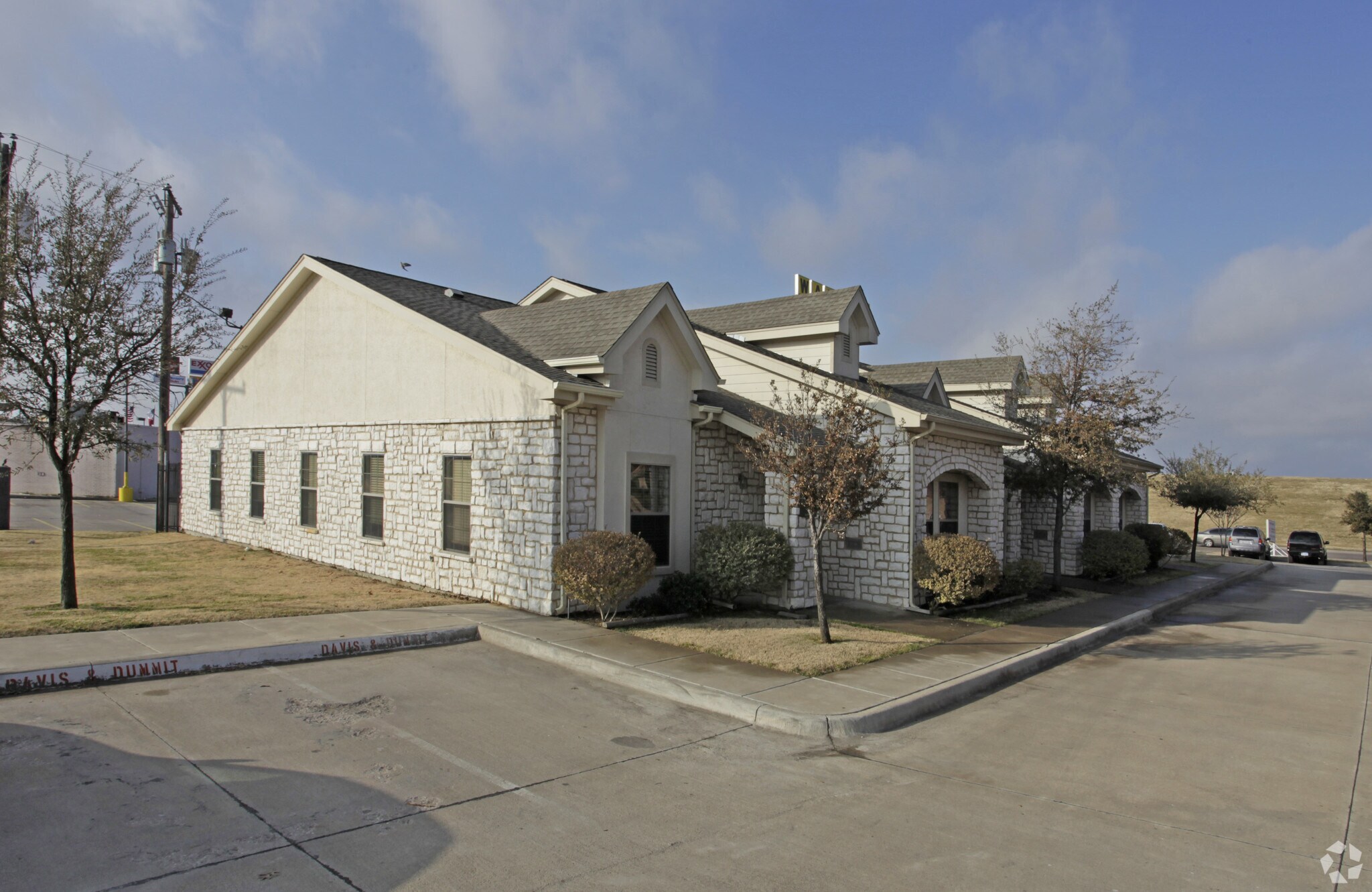 2993 S Watson Rd, Grand Prairie, TX for lease Primary Photo- Image 1 of 11