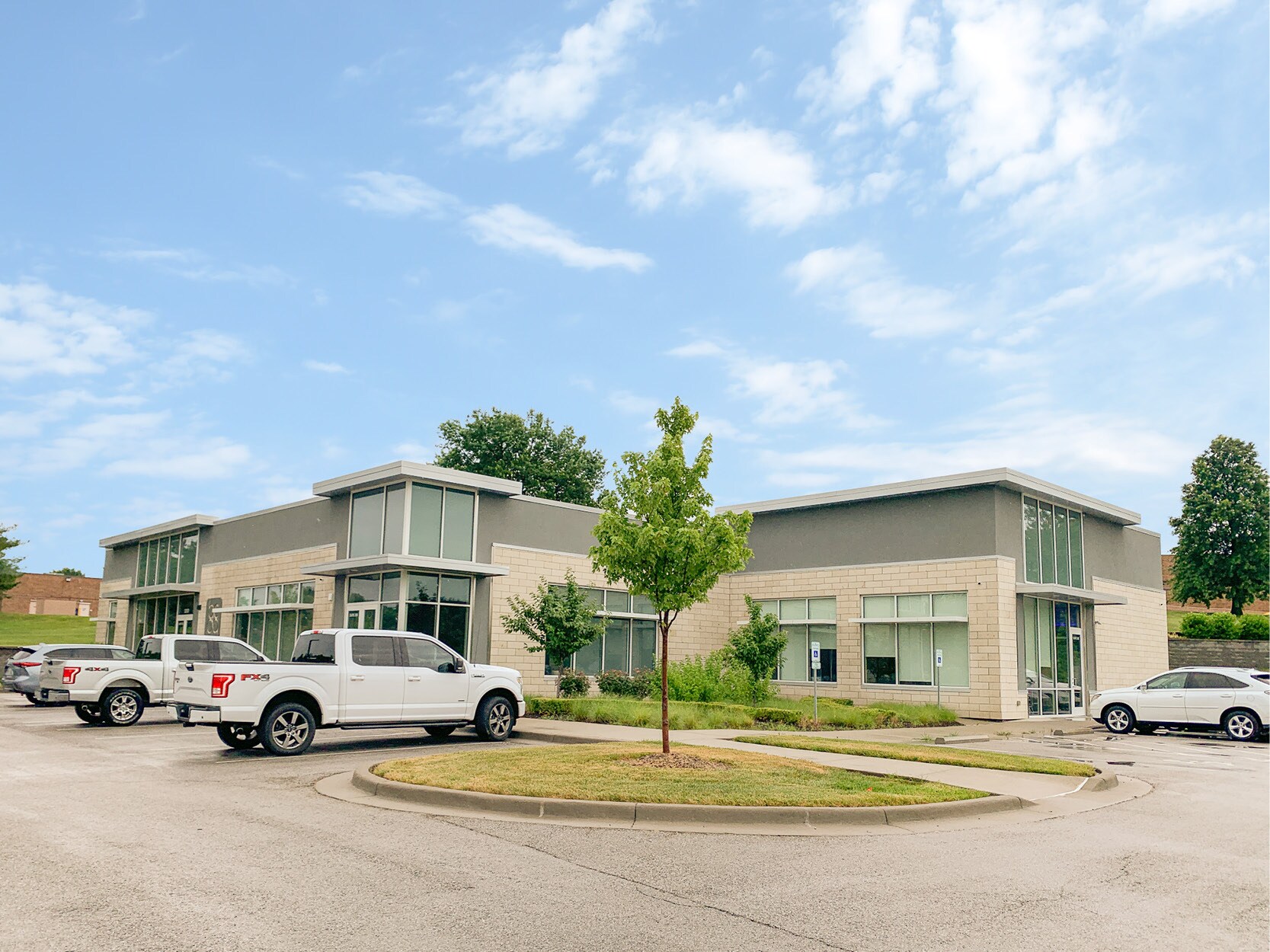 12101 W 110th St, Overland Park, KS for sale Primary Photo- Image 1 of 1